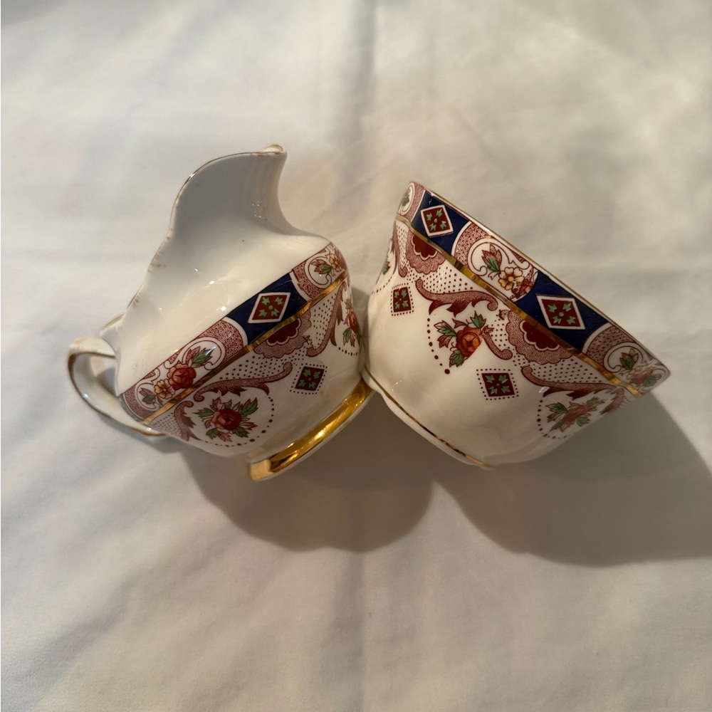 Carina by Royal Tara Bone China LTD. Sugar bowl and Creamer dish